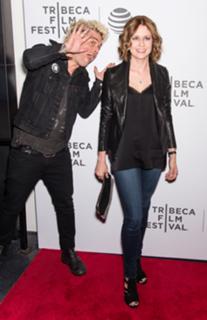Jenna Fischer feet photo thumbnail