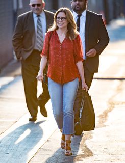 Jenna Fischer feet photo thumbnail