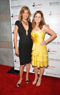 Jenna Fischer feet photo thumbnail