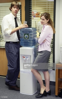 Jenna Fischer feet photo thumbnail