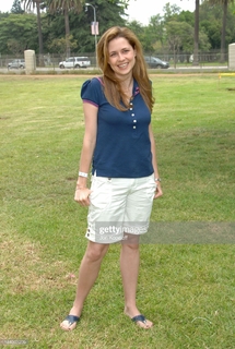 Jenna Fischer feet photo thumbnail