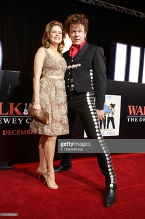 Jenna Fischer feet photo thumbnail