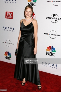Jenna Fischer feet photo thumbnail