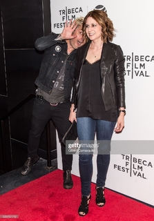 Jenna Fischer feet photo thumbnail