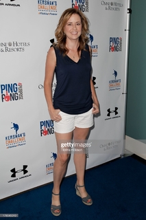Jenna Fischer feet photo thumbnail