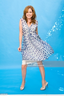 Jenna Fischer feet photo thumbnail