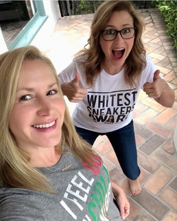 Jenna Fischer feet photo thumbnail