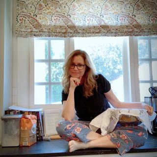 Jenna Fischer feet photo thumbnail