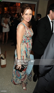 Jenna Fischer feet photo thumbnail