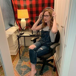 Jenna Fischer feet photo thumbnail