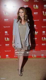Jenna Fischer feet photo thumbnail