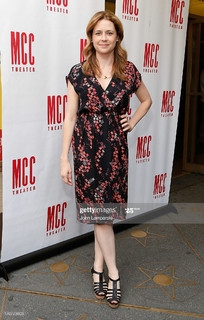 Jenna Fischer feet photo thumbnail