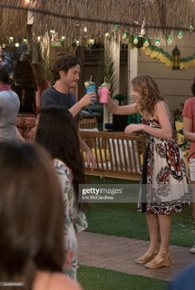 Jenna Fischer feet photo thumbnail