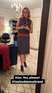 Jenna Fischer feet photo thumbnail