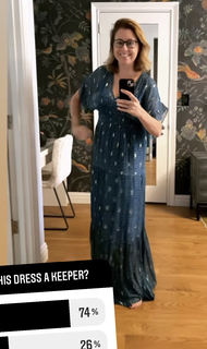 Jenna Fischer feet photo thumbnail