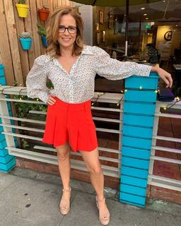 Jenna Fischer feet photo thumbnail