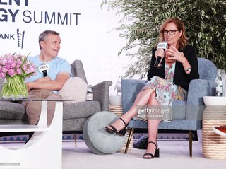 Jenna Fischer feet photo thumbnail