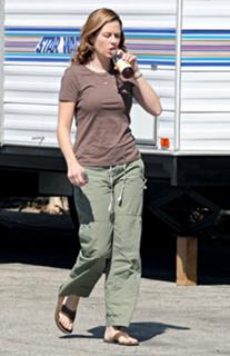 Jenna Fischer feet photo thumbnail