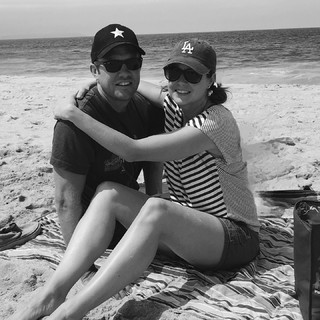 Jenna Fischer feet photo thumbnail