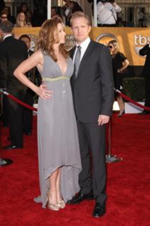 Jenna Fischer feet photo thumbnail
