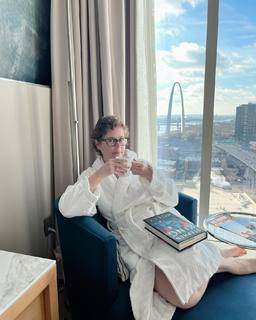 Jenna Fischer feet photo thumbnail