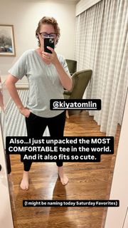 Jenna Fischer feet photo thumbnail