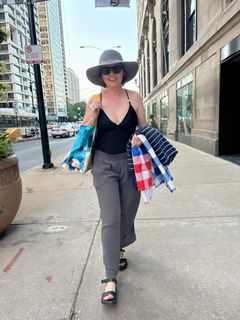 Jenna Fischer feet photo thumbnail