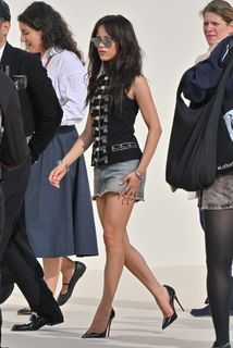 Jenna Ortega feet photo thumbnail