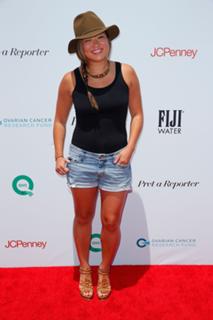 Jenna Ushkowitz feet photo 6