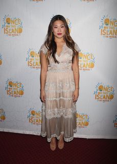 Jenna Ushkowitz feet photo 4