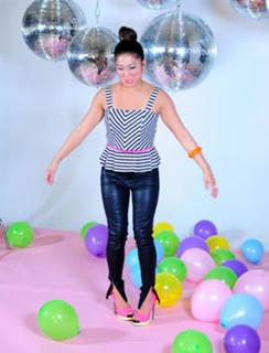 Jenna Ushkowitz feet photo 6