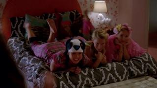 Jenna Ushkowitz feet photo 17