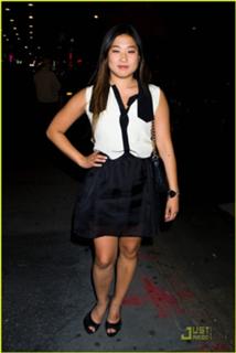 Jenna Ushkowitz feet photo 11