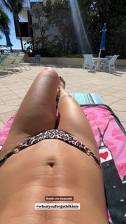 Jenna Willis feet photo 3