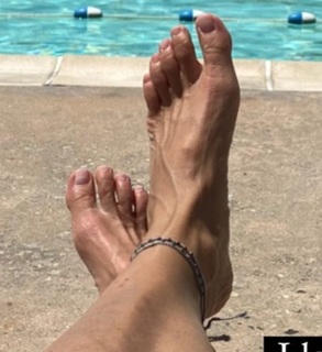 Jenna Wolfe feet photo 1