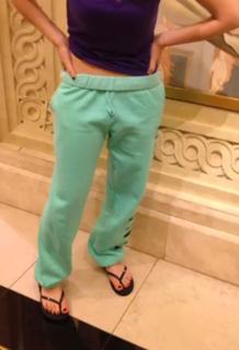 Jennette McCurdy feet photo thumbnail