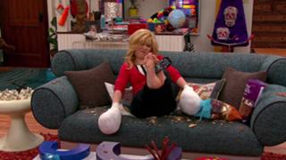 Jennette McCurdy feet photo thumbnail