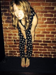Jennette McCurdy feet photo thumbnail