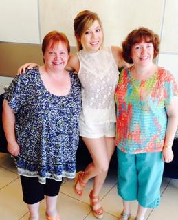 Jennette McCurdy feet photo thumbnail