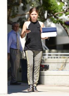 Jennette McCurdy feet photo thumbnail