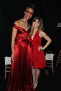 Jennette McCurdy feet photo thumbnail