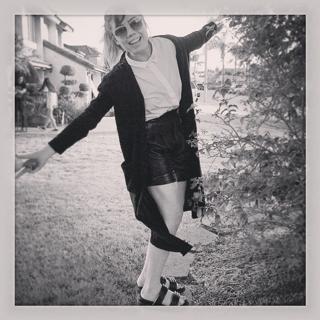 Jennette McCurdy feet photo thumbnail