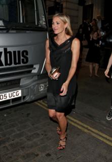 Jenni Falconer feet photo thumbnail