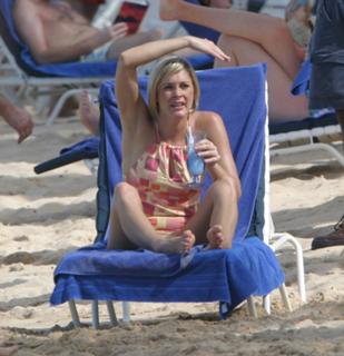 Jenni Falconer feet photo thumbnail