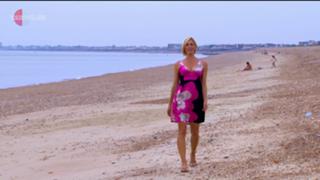 Jenni Falconer feet photo thumbnail