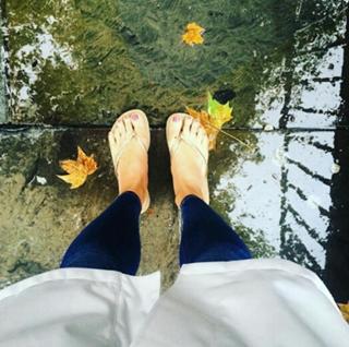 Jenni Falconer feet photo thumbnail