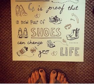 Jenni Falconer feet photo thumbnail