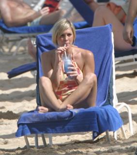 Jenni Falconer feet photo thumbnail