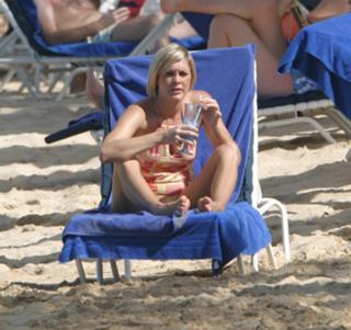 Jenni Falconer feet photo thumbnail