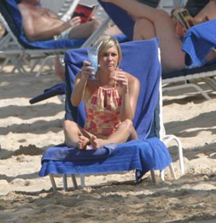 Jenni Falconer feet photo thumbnail